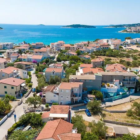 Apartman With Parking Space - 24468 *