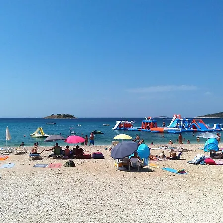 Apartament With Parking Space - 24468 Rogoznica (Sibenik-Knin)