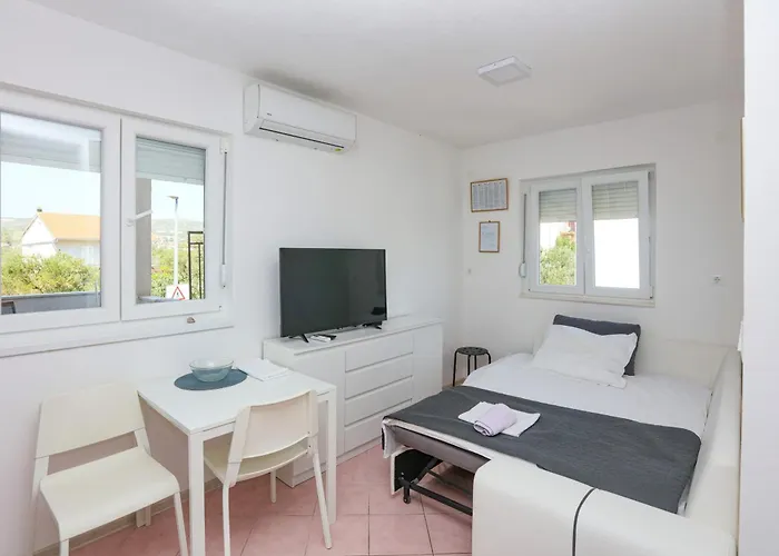 With Parking Space - 24468 Rogoznica (Sibenik-Knin)